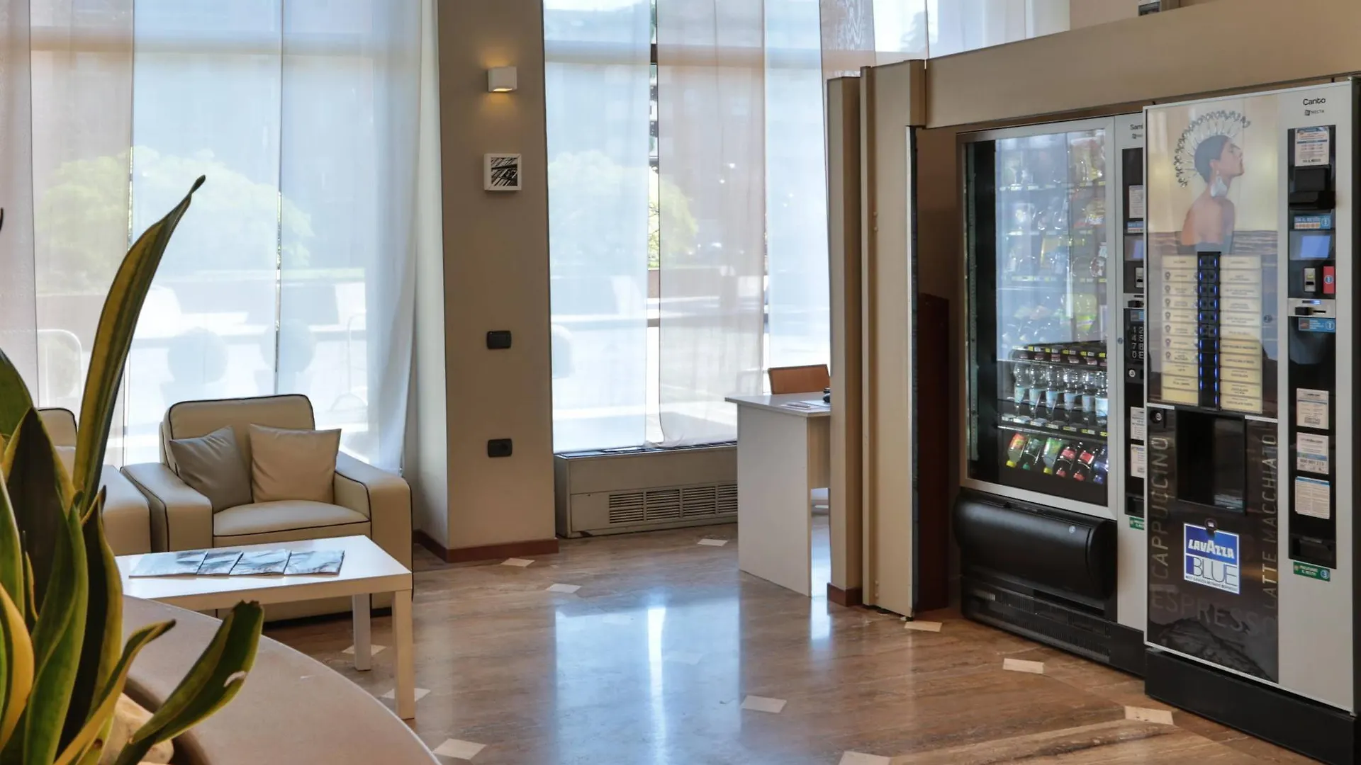 **** Apartmanhotel Una Hotels Hotel & Residence Contessa Jolanda Milano Olaszország