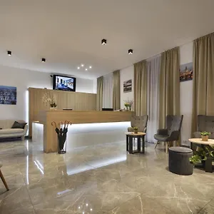 prague-season-hotel.praguehotelsweb.com/