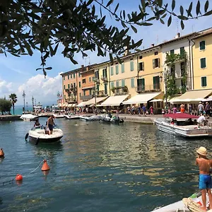 https://appartamento-san-martino-lazise.hotelinveneto.com