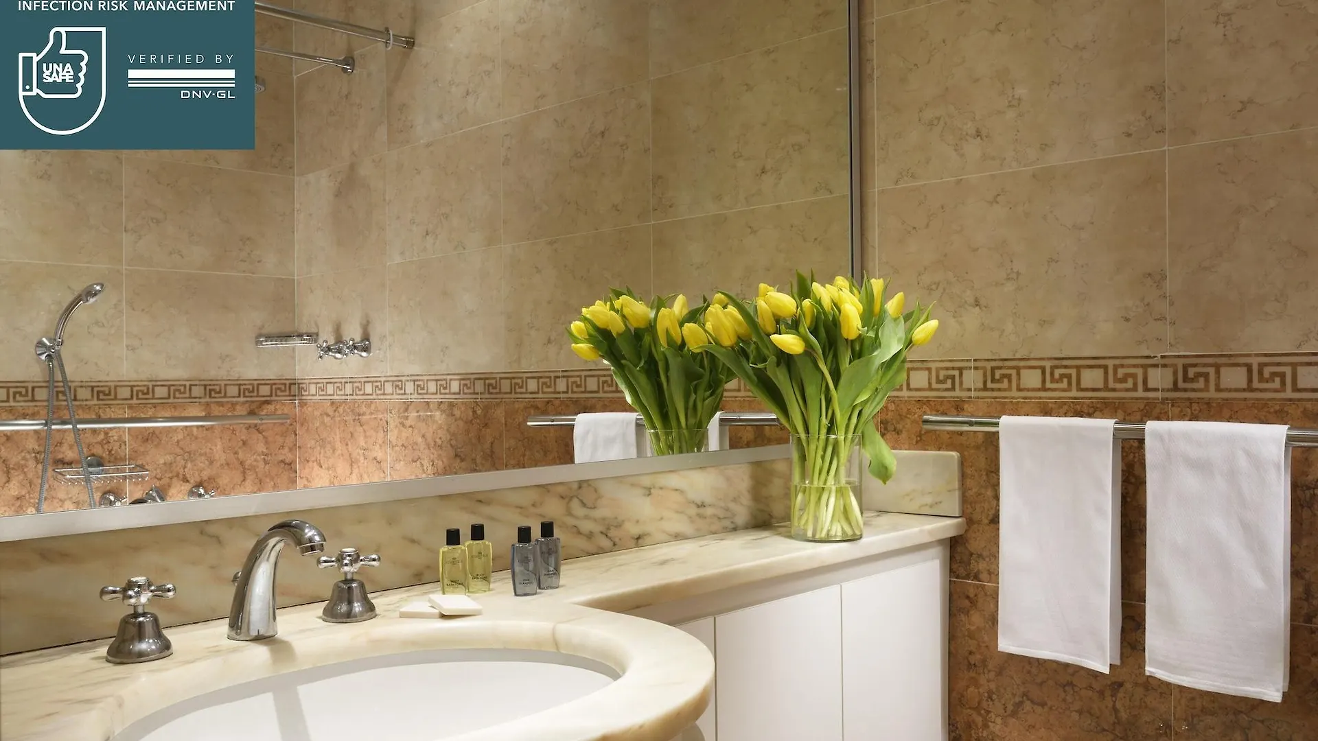 Una Hotels Hotel & Residence Contessa Jolanda Milano 4*, Milan